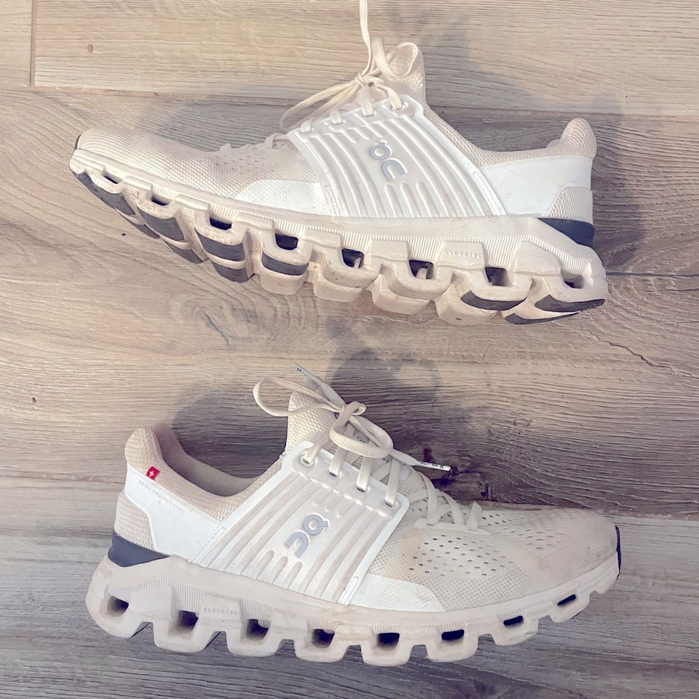 On Running Cloudswift sneakers. Worn a few times but in EUC!!!